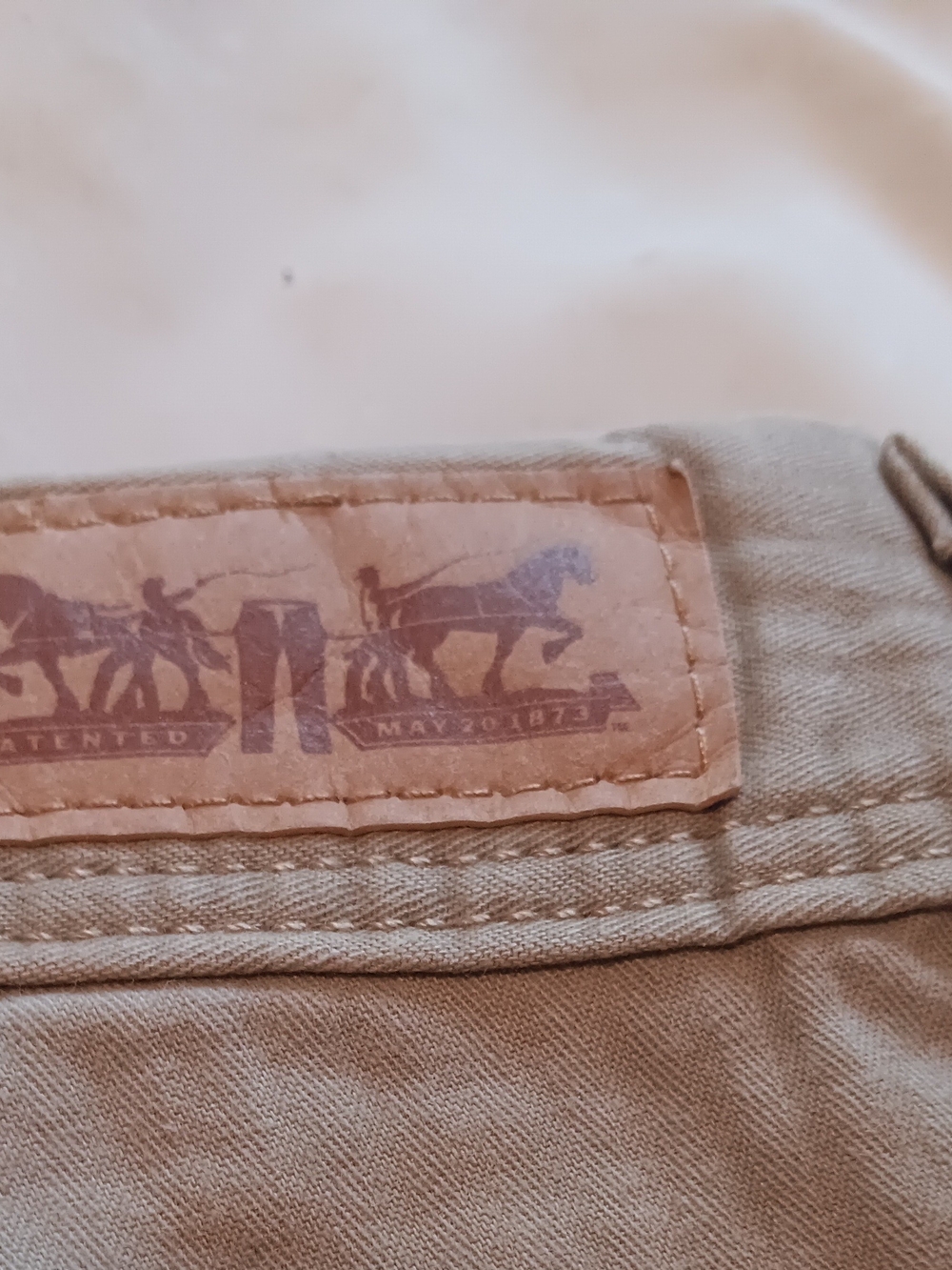 Levi's Khaki Tan Rolled Cuff Chino Cotton Shorts Size W28 Casual Summer - Picture 4 of 7